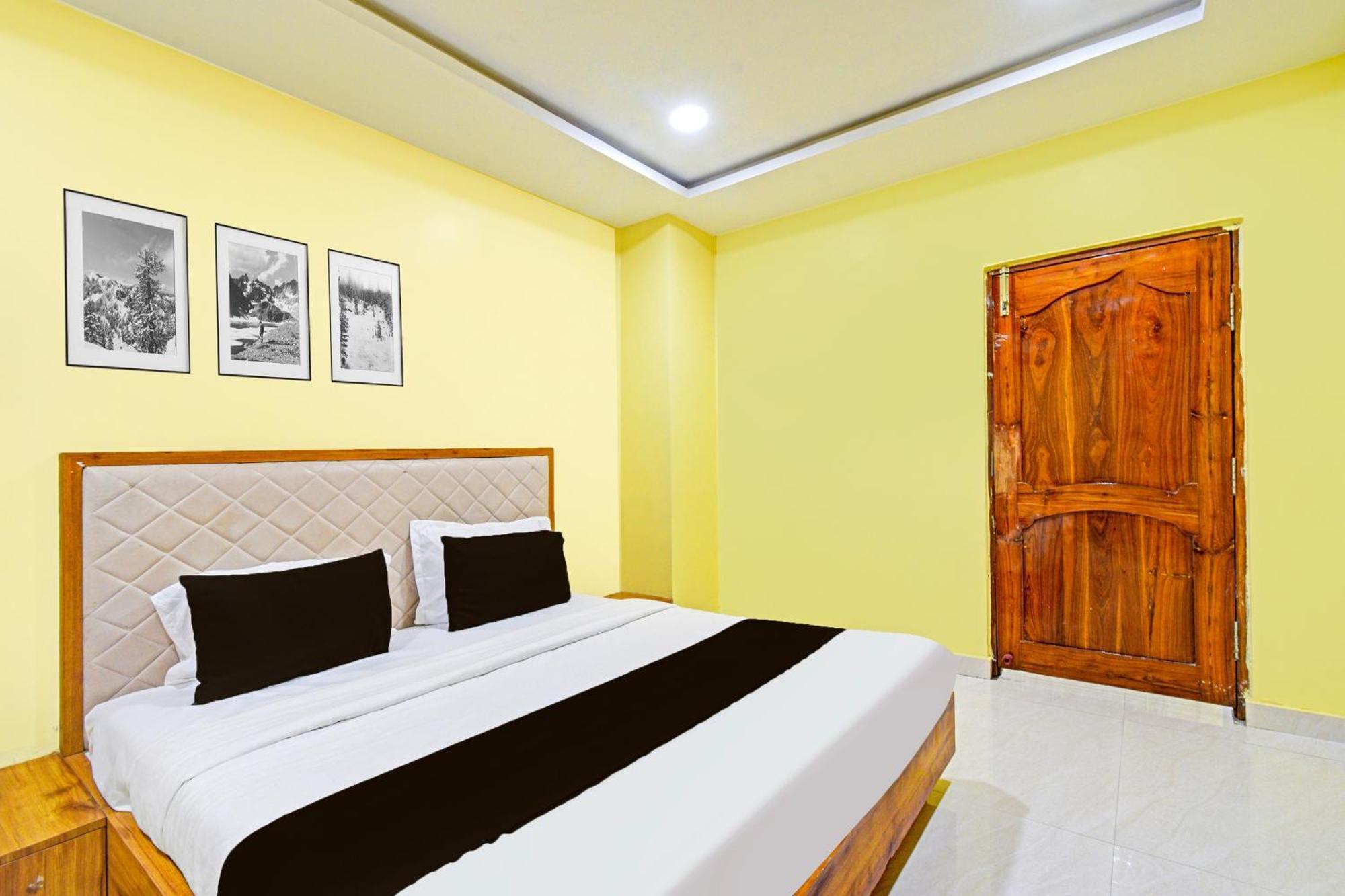 Super Townhouse Mancherial Mancheral Exterior photo